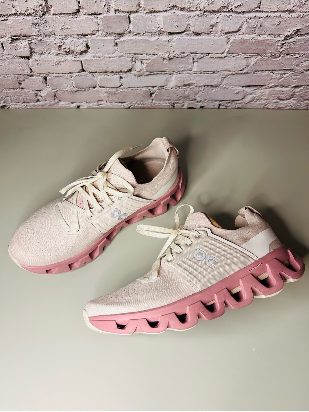 On Cloudswift 4 Women’s Athletic Shoe Pink New - Picture 4 of 7